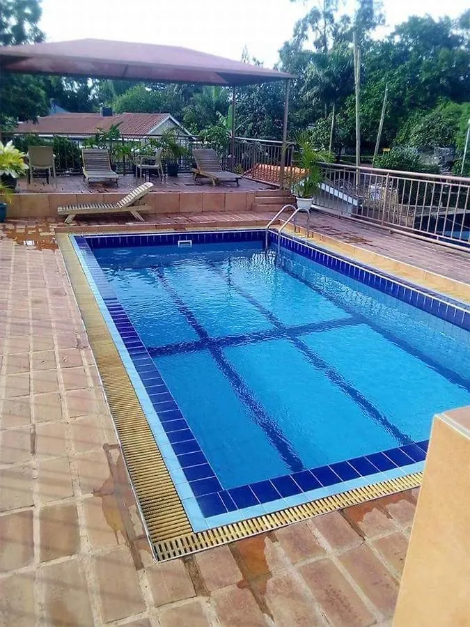 Go Around Kampala All Day To Return To Your Wonderful Apartment 우간다